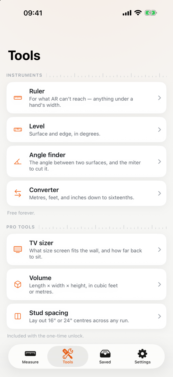 The Tapely Tools screen, listing the ruler, level, angle finder and converter
